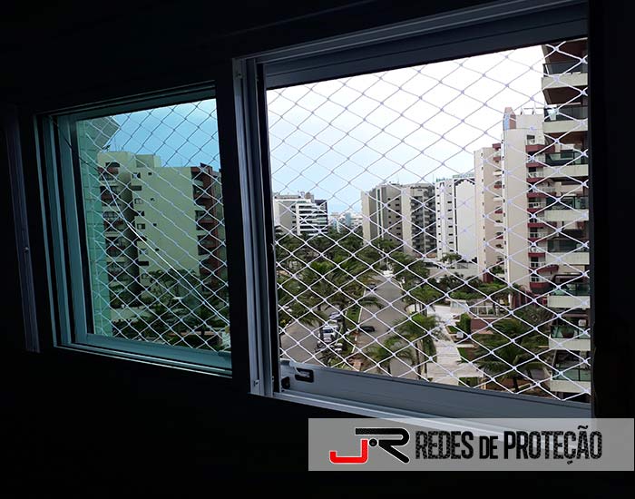 Janelas com Redes de Proteção