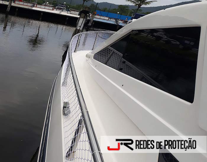 Lanchas com Redes de Proteção